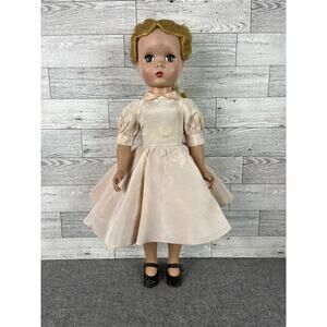 Madame Alexander Rare Vintage Alice in Wonderland Girl Doll Pink Dress 17 in